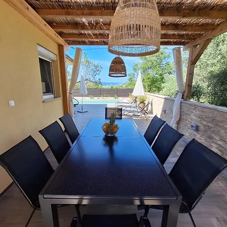 Villa House Amarilla With Private Pool