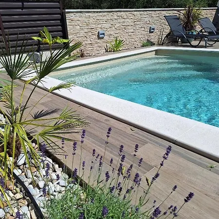 House Amarilla With Private Pool *