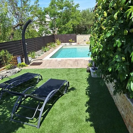 House Amarilla With Private Pool Villa *