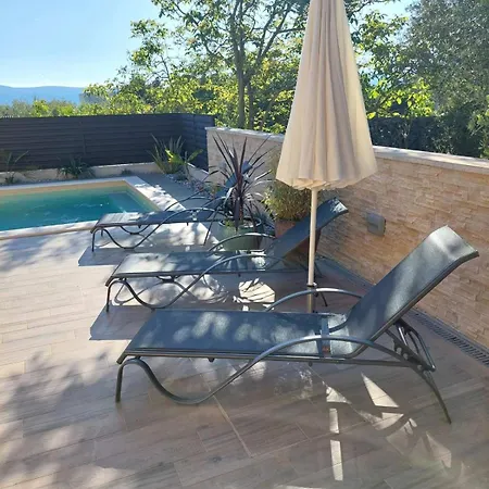 House Amarilla With Private Pool