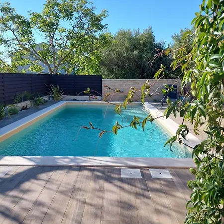 House Amarilla With Private Pool Villa