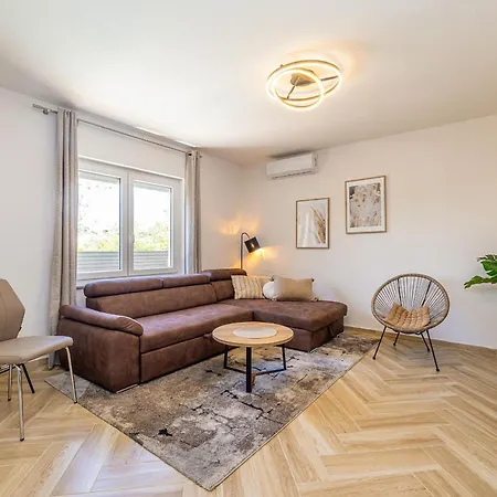 House Amarilla With Private Pool
