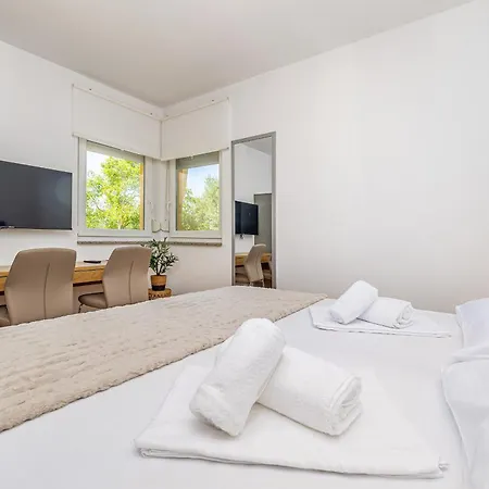 Villa House Amarilla With Private Pool