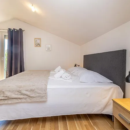 Villa House Amarilla With Private Pool Krk Town