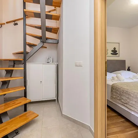 House Amarilla With Private Pool Villa *