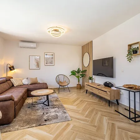 House Amarilla With Private Pool 빌라 Linardići