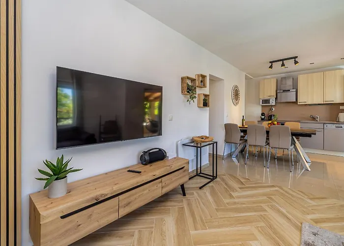 House Amarilla With Private Pool Villa *