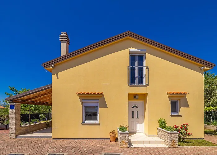 House Amarilla With Private Pool *