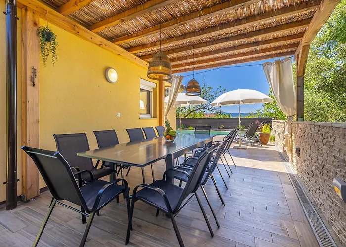 House Amarilla With Private Pool *