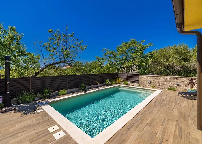 Villa House Amarilla With Private Pool