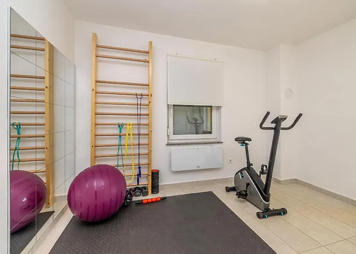 House Amarilla With Private Pool * Linardići