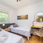 House Amarilla With Private Pool Villa