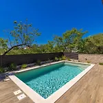 Villa House Amarilla With Private Pool