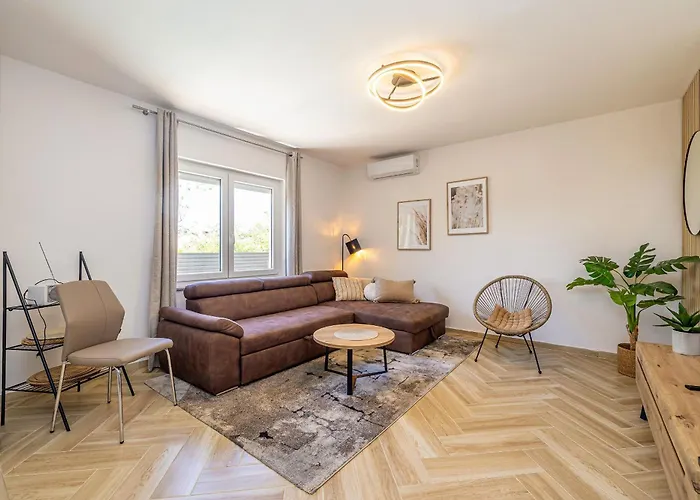House Amarilla With Private Pool