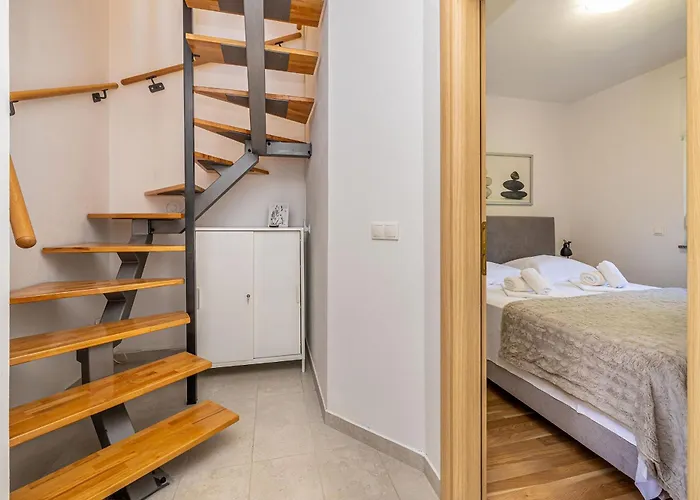 House Amarilla With Private Pool Villa *