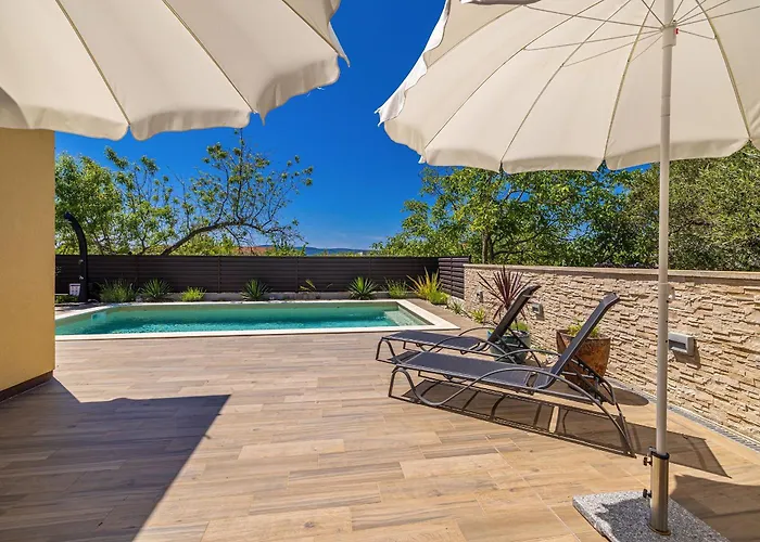 House Amarilla With Private Pool Linardići